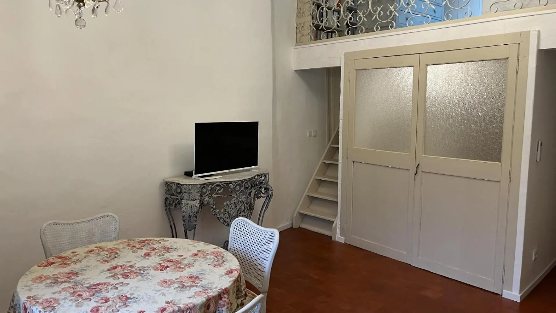 Apartamento Charmant Studio En Centre-Ville De LʼIsle-sur-la-Sorgue